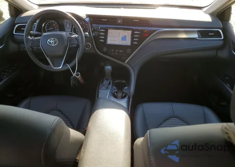 2018 Toyota Camry L z USA, uszkodzony, nr VIN JTNB11HK1J3025647